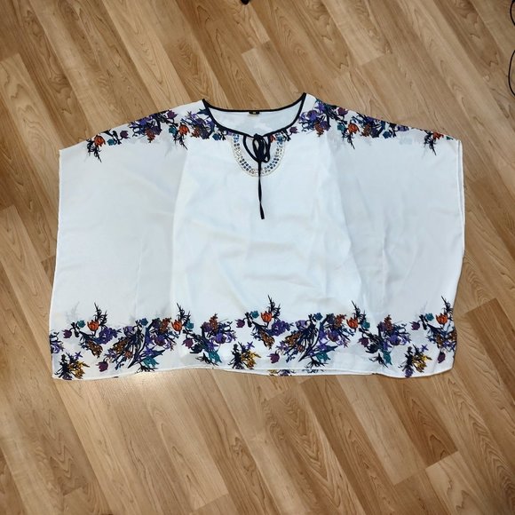 Beautiful Blouse Loose flowing feminine semi-sheer floral Wings Sleeves - Picture 5 of 9